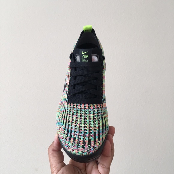 Nike Air Vapormax Flyknit 3 - Picture 4 of 8